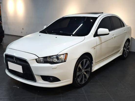 MITSUBISHI LANCER 2014