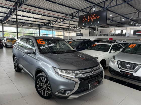 MITSUBISHI OUTLANDER 2016