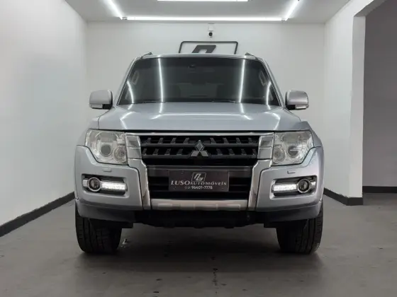 MITSUBISHI PAJERO 2017