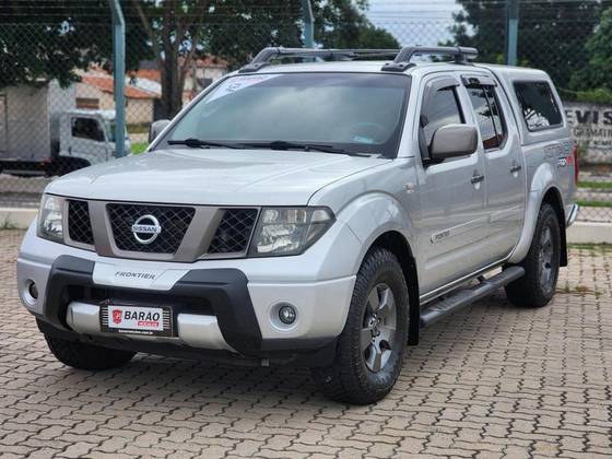 NISSAN FRONTIER 2012