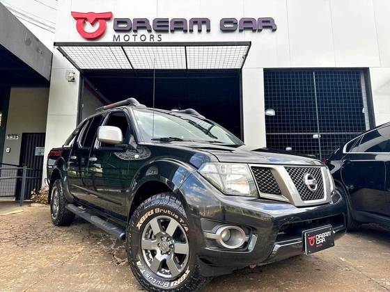 NISSAN FRONTIER 2015