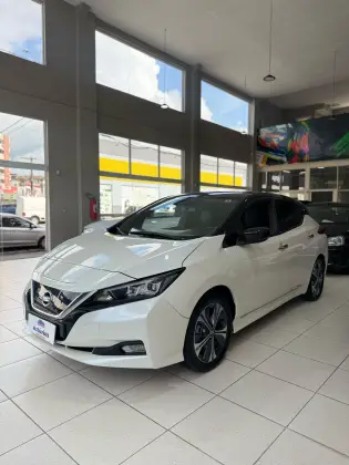 NISSAN LEAF 2022