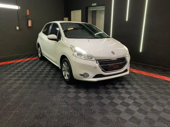 PEUGEOT 208 2014