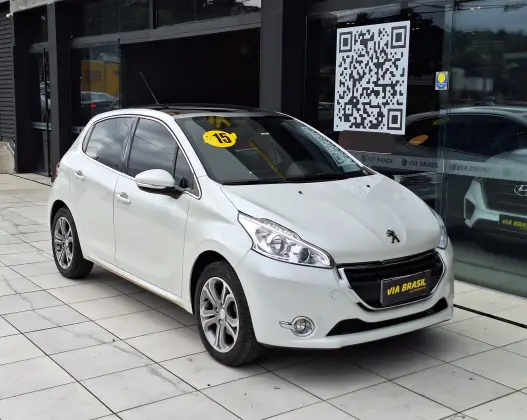 PEUGEOT 208 2015