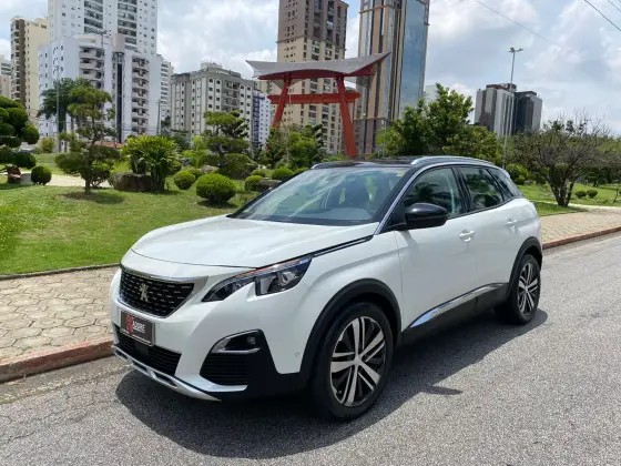 PEUGEOT 3008 2019