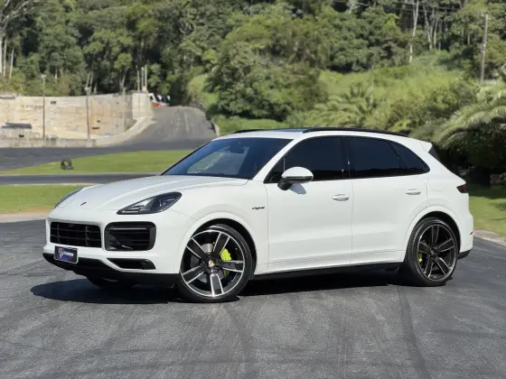 PORSCHE CAYENNE 2023