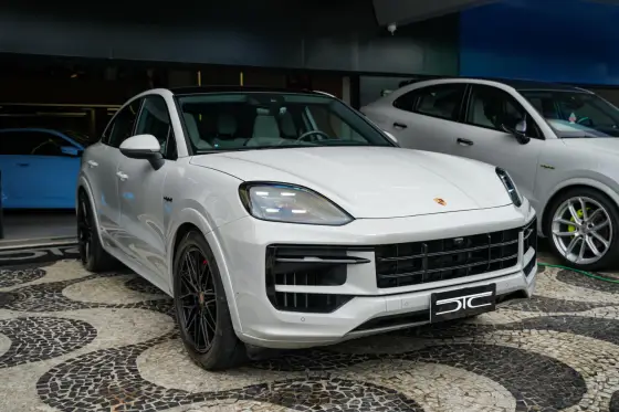 PORSCHE CAYENNE 2024