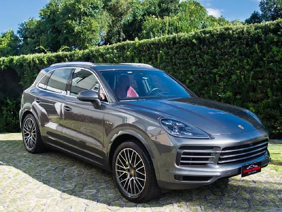 PORSCHE CAYENNE 2022