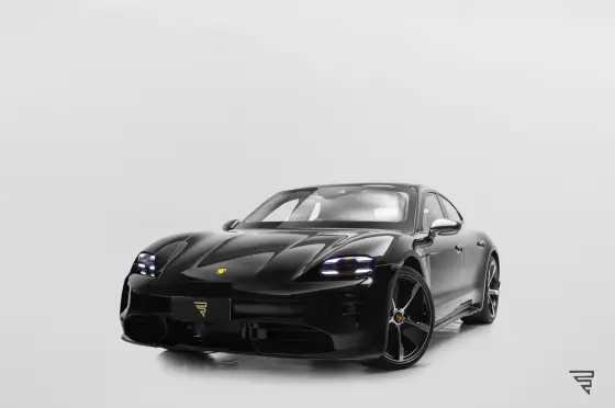 PORSCHE TAYCAN 2021