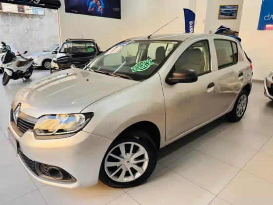 RENAULT SANDERO 2017