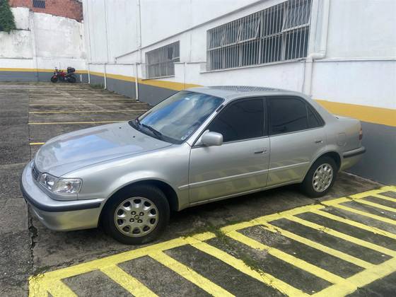 TOYOTA COROLLA 2001