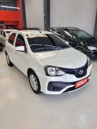 TOYOTA ETIOS 2019
