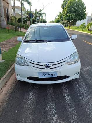 TOYOTA ETIOS 2013