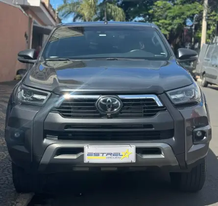 TOYOTA HILUX 2024