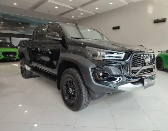 TOYOTA HILUX 2024