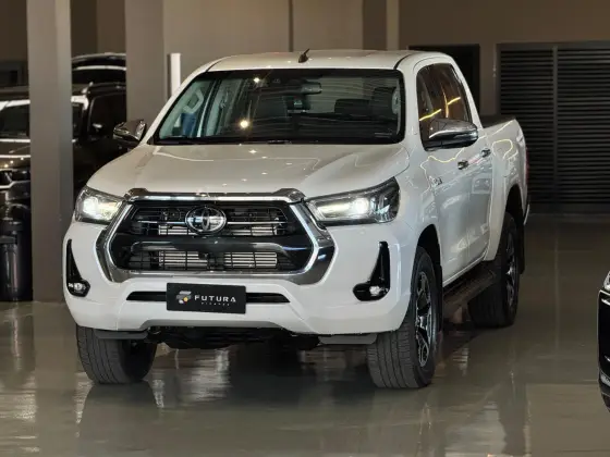 TOYOTA HILUX 2022