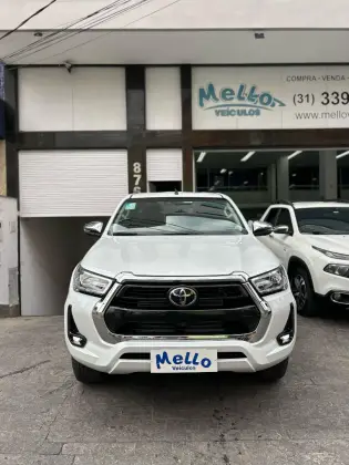 TOYOTA HILUX 2024