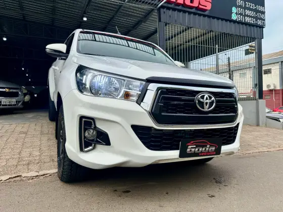 TOYOTA HILUX 2019