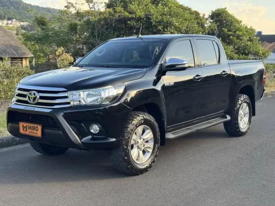 TOYOTA HILUX 2017