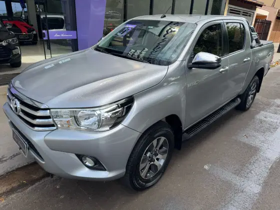TOYOTA HILUX 2017