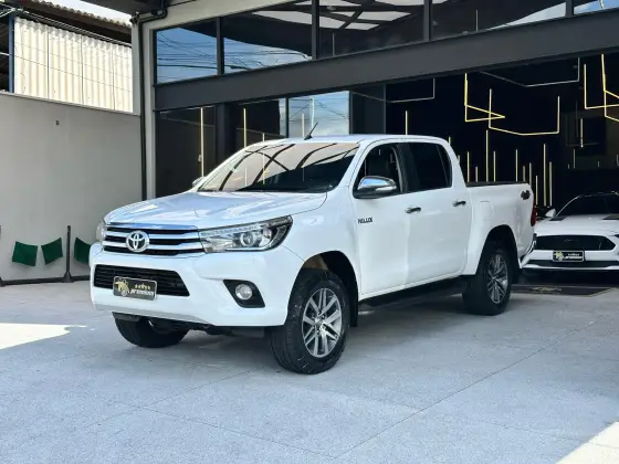 TOYOTA HILUX 2016