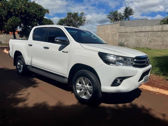TOYOTA HILUX 2017