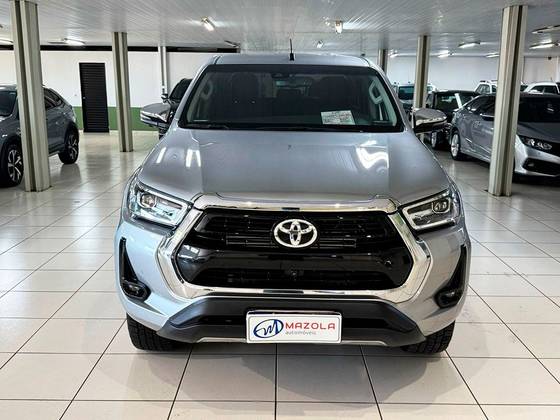 TOYOTA HILUX 2023