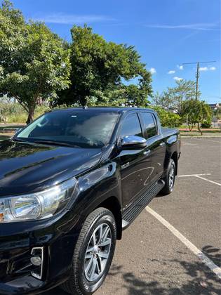 TOYOTA HILUX 2020