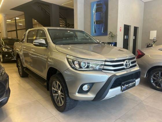 TOYOTA HILUX 2017