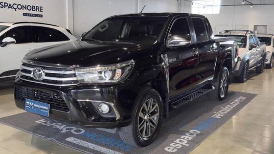 TOYOTA HILUX 2016