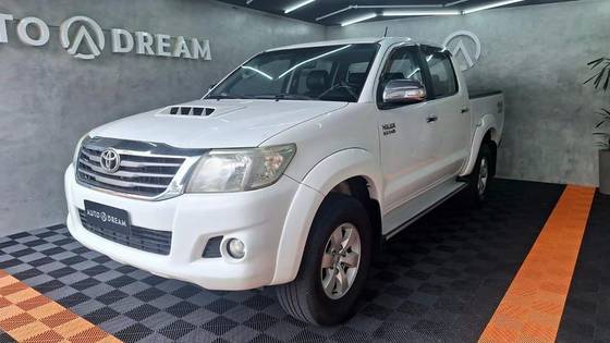 TOYOTA HILUX 2015