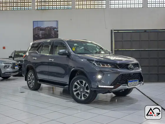 TOYOTA HILUX SW4 2022