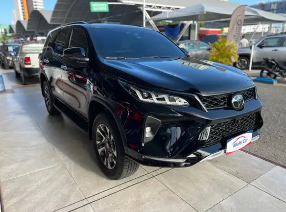 TOYOTA HILUX SW4 2024