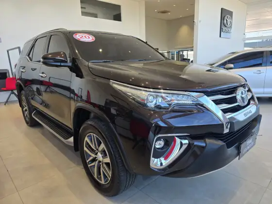 TOYOTA HILUX SW4 2020