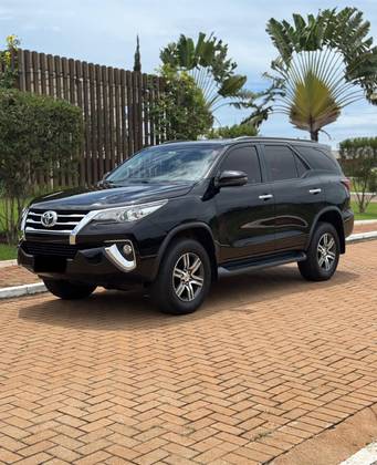 TOYOTA HILUX SW4 2020