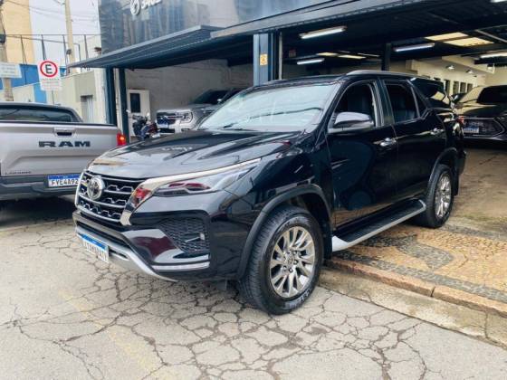 TOYOTA HILUX SW4 2021