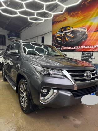 TOYOTA HILUX SW4 2018