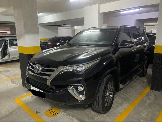 TOYOTA HILUX SW4 2017