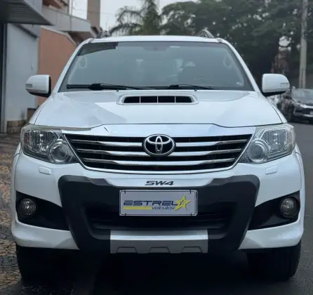 TOYOTA HILUX SW4 2014
