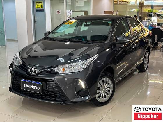 TOYOTA YARIS 2025
