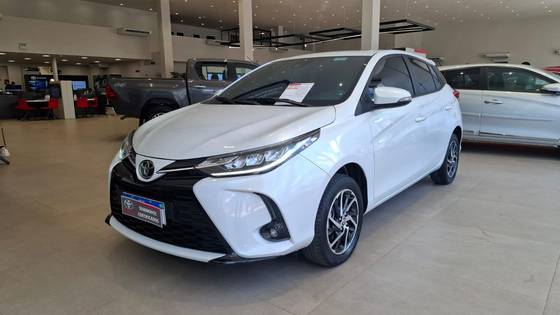 TOYOTA YARIS 2024