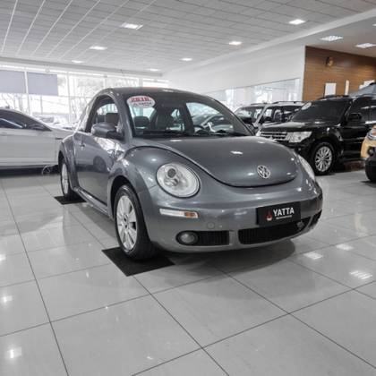 VOLKSWAGEN NEW BEETLE 2010