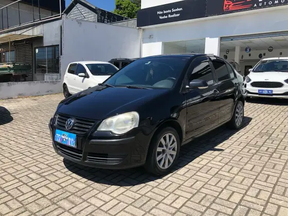 VOLKSWAGEN POLO SEDAN 2010