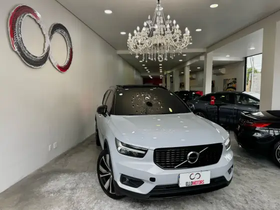 VOLVO XC40 2022