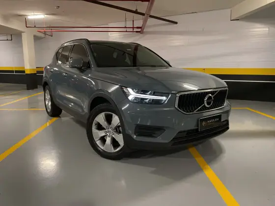 VOLVO XC40 2020