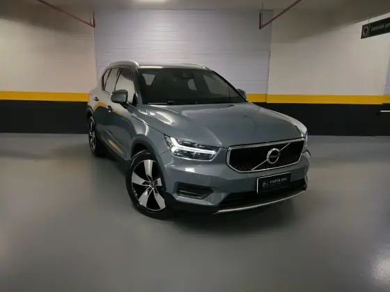 VOLVO XC40 2020