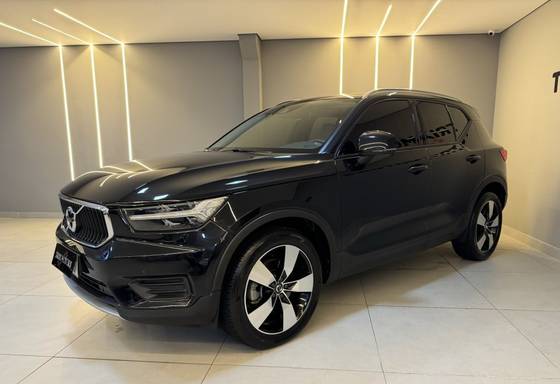 VOLVO XC40 2020