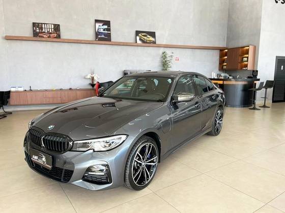 BMW 330e 2020