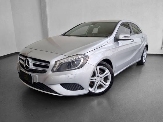 MERCEDES-BENZ A 200 2013