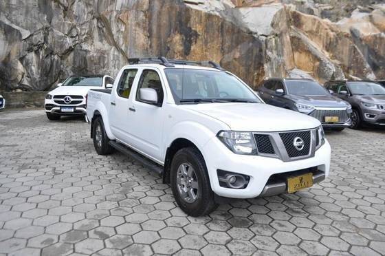 NISSAN FRONTIER 2015